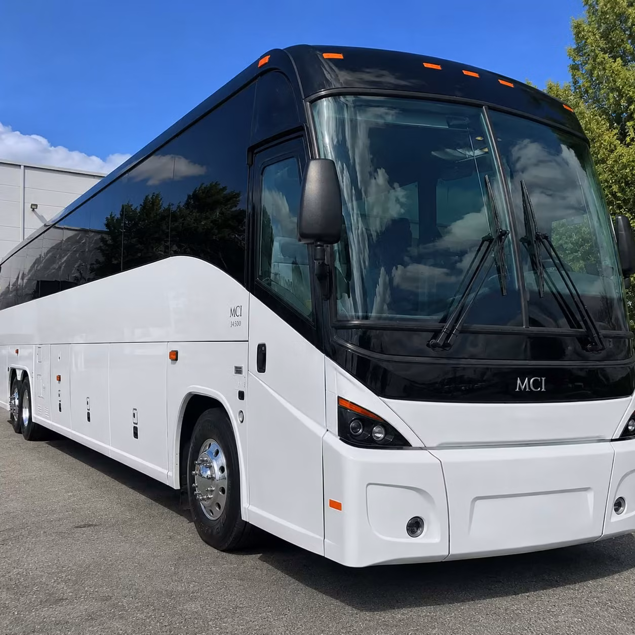find the right bus for cruise transfers out of portmiami and port everglades