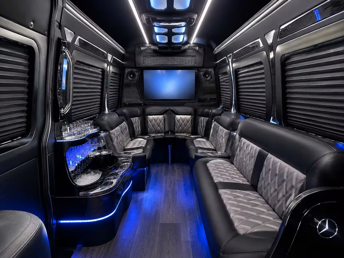 let busrentalhialeah com handle prom night transportation so you can focus on the fun