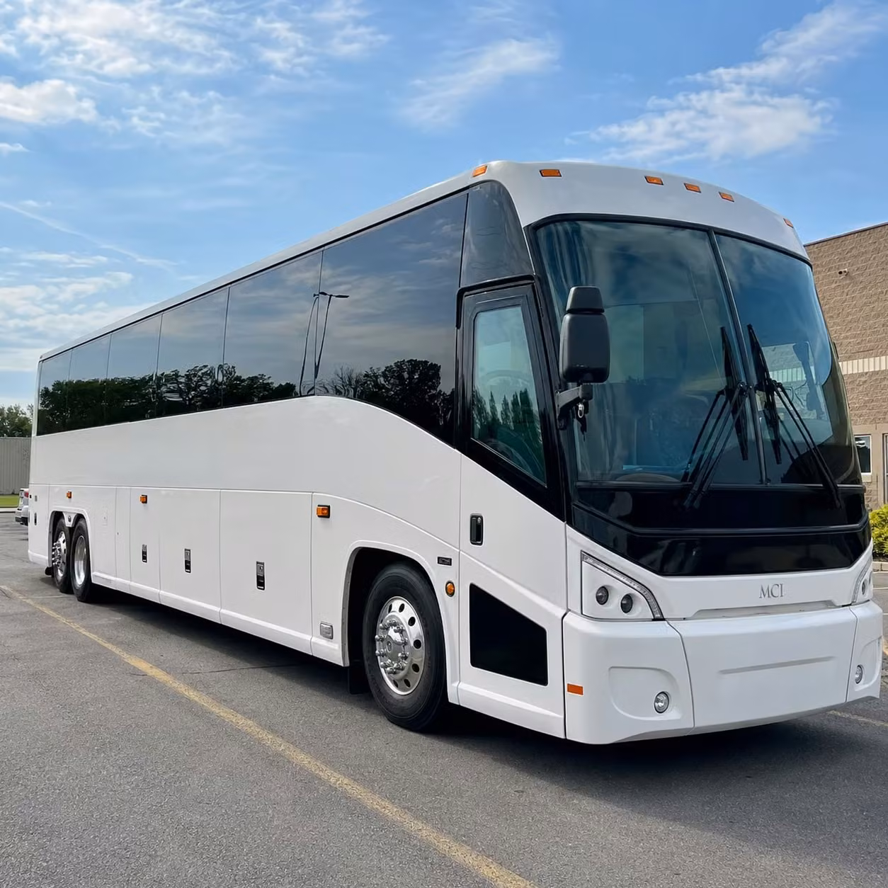 ready to travel from hialeah to georgia tennessee or beyond long distance charter buses make it happen
